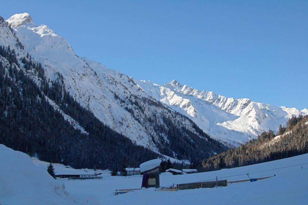 Hotel Alfaierhof-Bergheimat Gschnitz Exterior foto